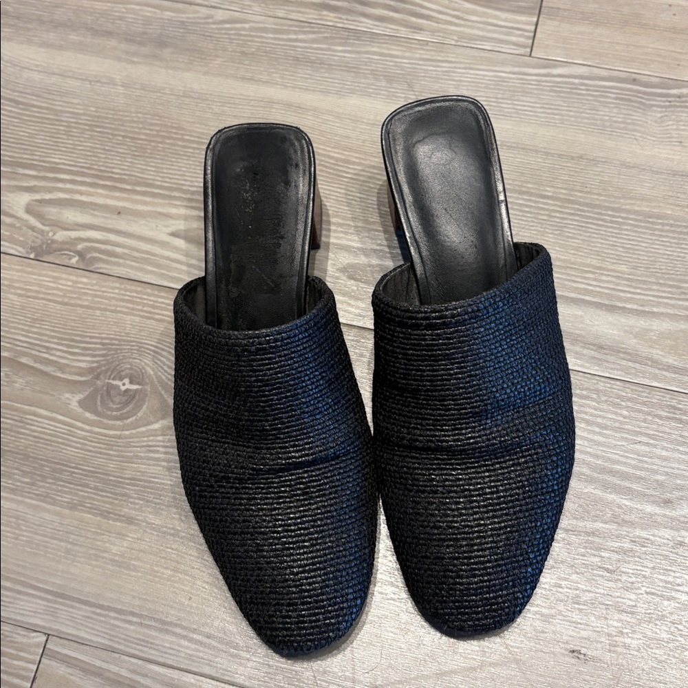 Via Spiga Black Textured Slide Sandals